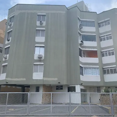 Apartamento Praia das Astúrias, 2 minutos de caminhada para praia, piscina, garagem demarcada-2